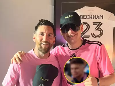 Bizarrap causa furor en el partido de ftbol de Messi al aparecer sin gorra ni lentes.